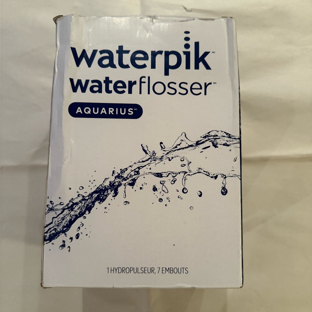NIB Never Used Waterpik Aquarius Water Flosser Teeth Cleaning 10 Settings 7 Tips